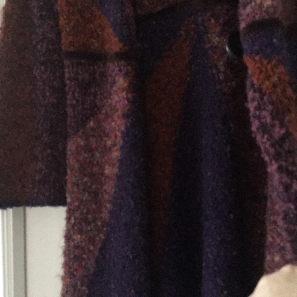 Sweater - Picture 8 of 8